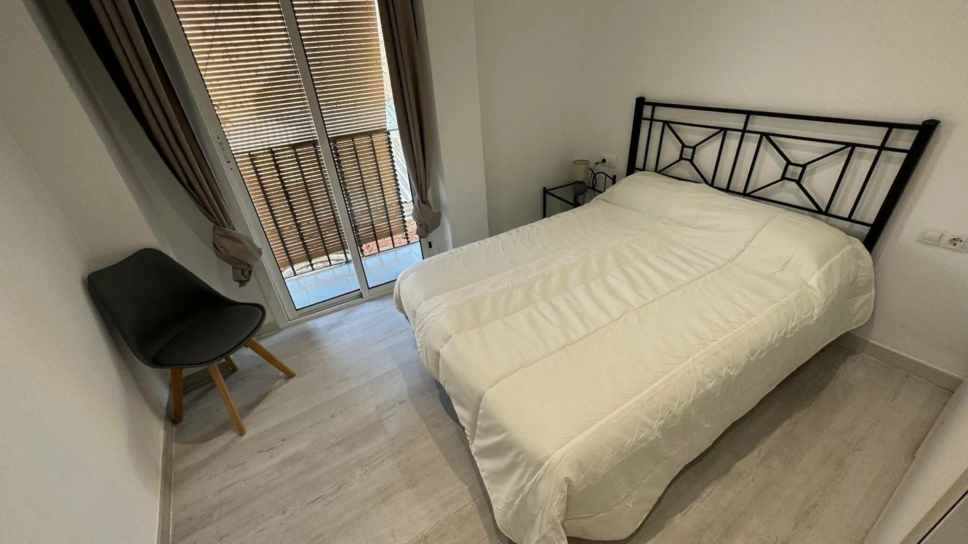 Lulu Apartment Casc Antic Tarragona Spain
