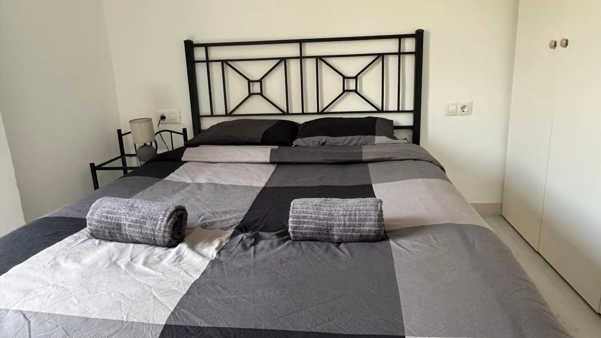 Lulu Apartment Casc Antic Tarragona